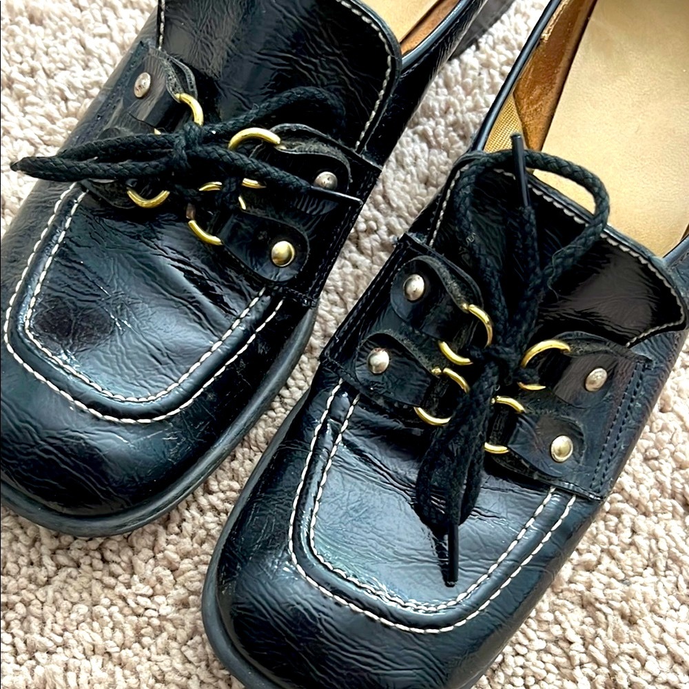 Vintage 60’s Heeled Loafers with Gold Details